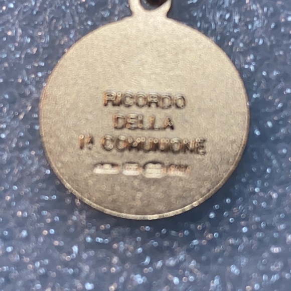 10k yellow gold communion pendant.imported. - Picture 2 of 3